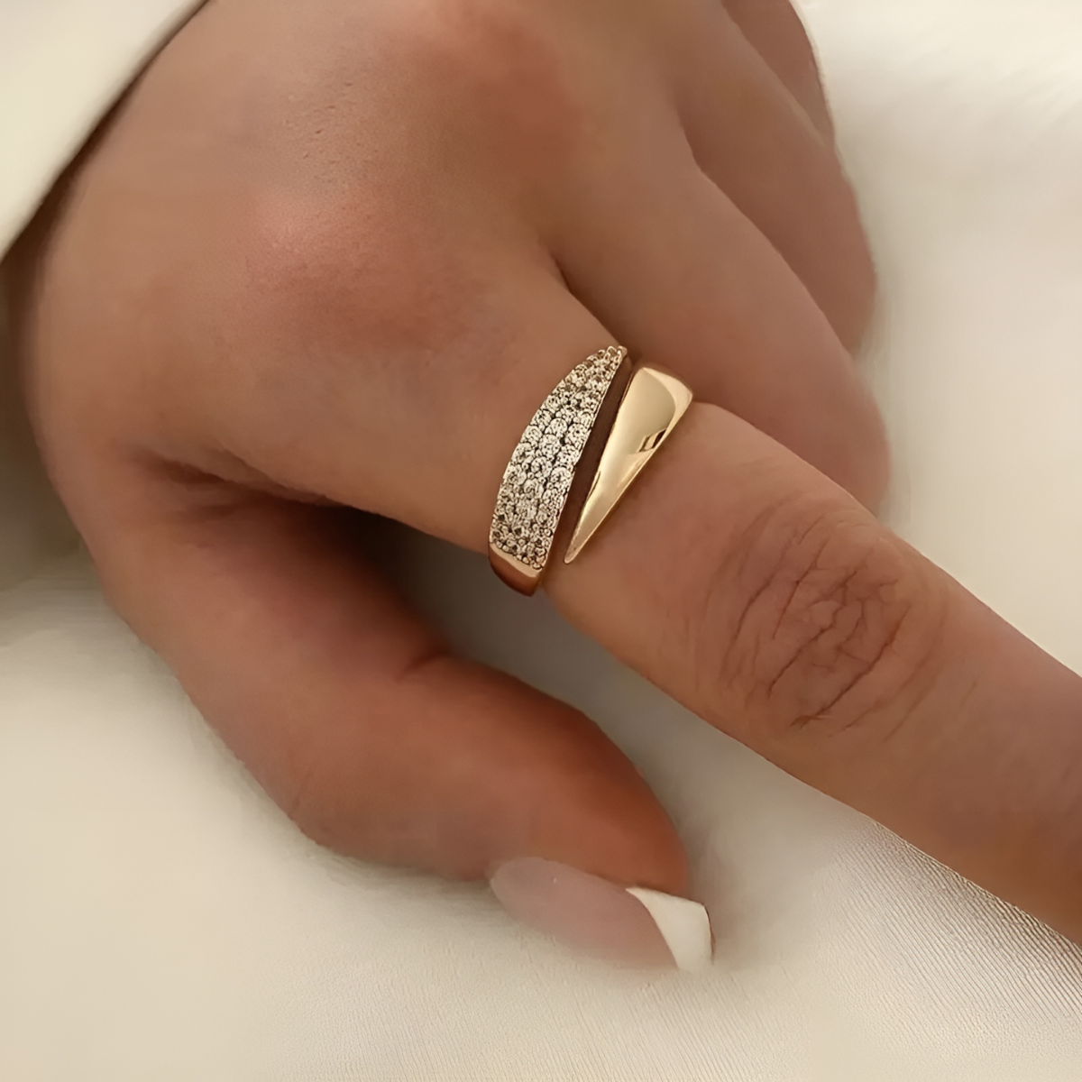 Élodie™ | Anillo elegante, cómodo y atemporal, de estilo femenino